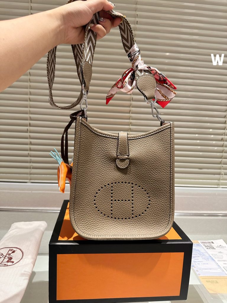 FashionReps Bags 04YA540 - Image 4