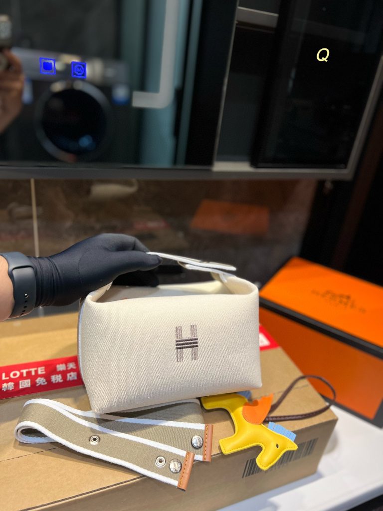 FashionReps Bags 04YA203 - Image 2