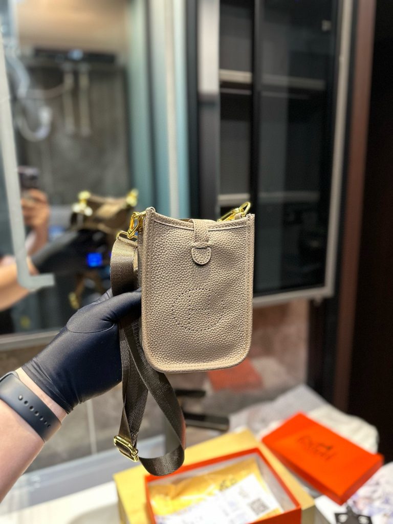 FashionReps Bags 04YA39 - Image 3