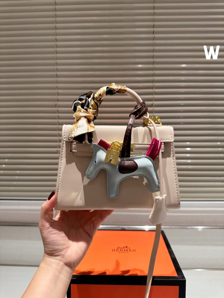 FashionReps Bags 04YA435 - Image 3