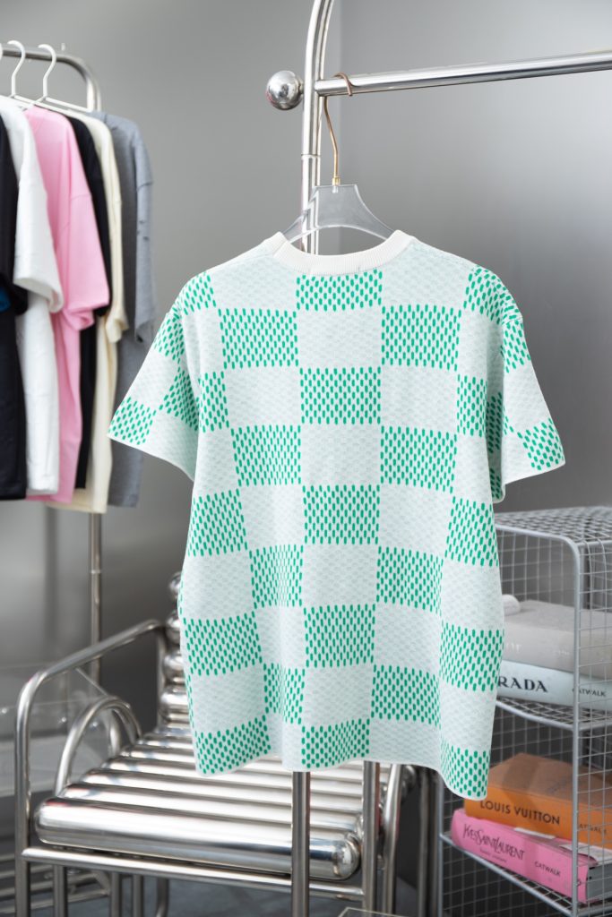 Replica Lv Clothes 01RA279 - Image 2