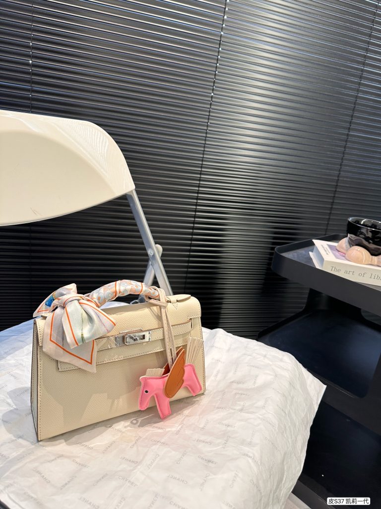 FashionReps Bags 04YA1377 - Image 3
