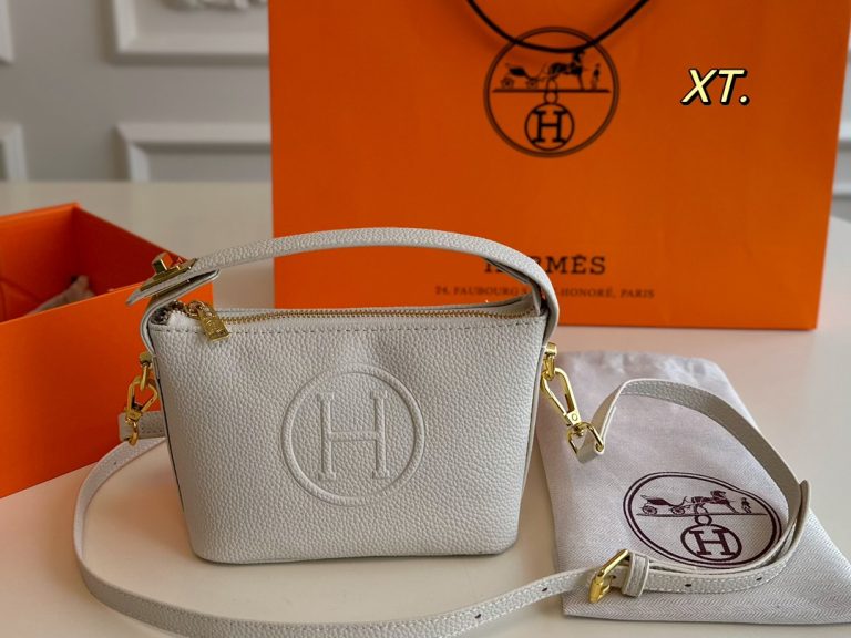 FashionReps Bags 04YA420 - Image 4