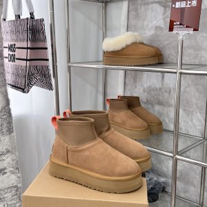 Replica UGG Shoes 06OR282
