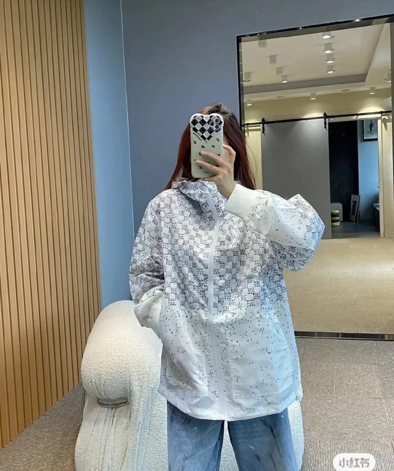 Replica Lv Clothes 01RA182 - Image 3