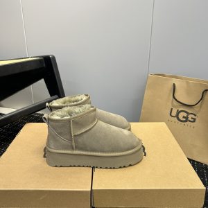 Replica UGG Shoes 06OR275