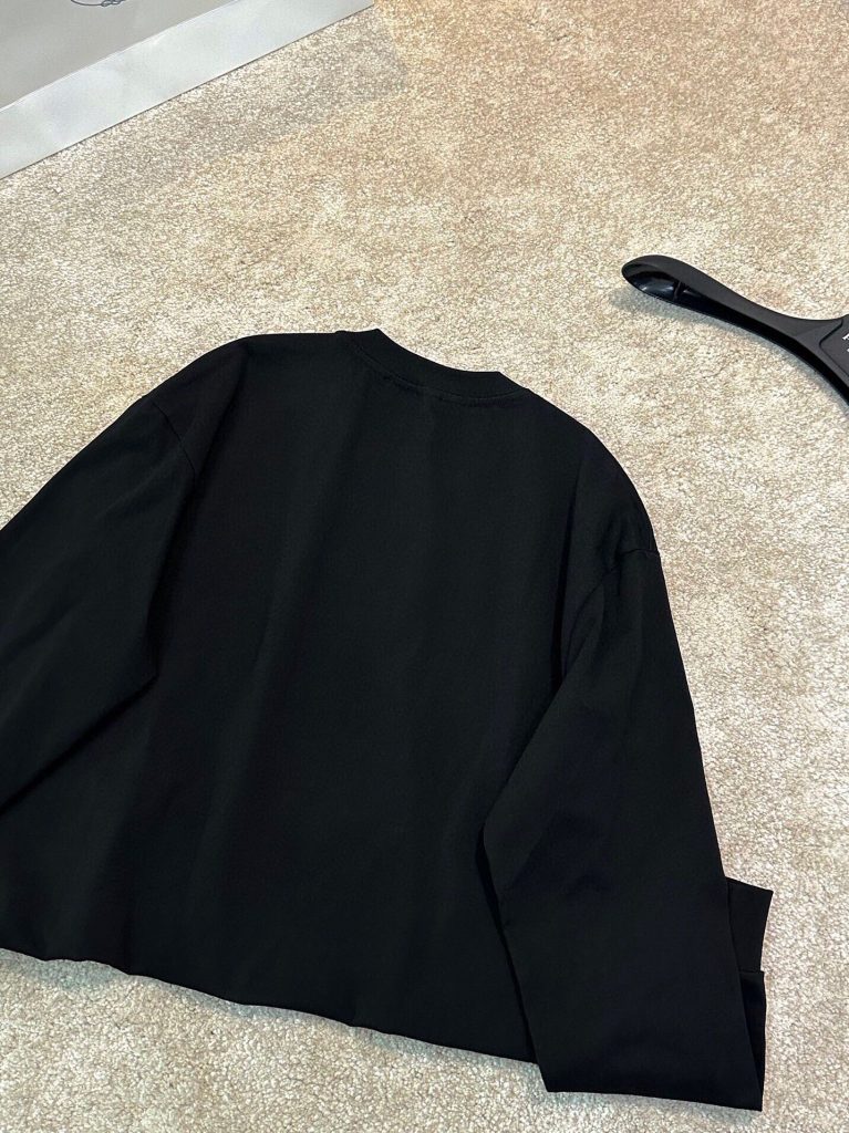 Replica Prada Clothes 01RA24 - Image 2