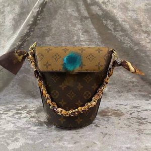 Relica Designer Louis Vuitton Women Fashion Old Flower Pattern Solid Color Simple Crossbody Bucket Bag