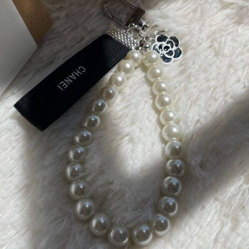Replica Designer Chanel Camellia Pearl Pendant Key Chain
