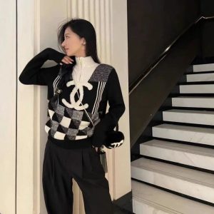 Replica Designer Chanel Fashion Black White Plaid Color Letter Jacquard Knitted Zipper Sweater