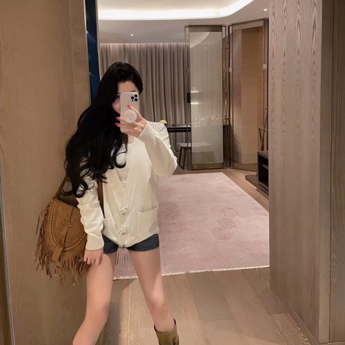 Replica Designer Chanel Letter Embroidered V-Neck Loose Knitted Cardigan