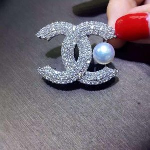 Replica Designer Chanel Personality Rhinestone Brooch