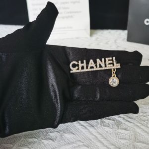 Replica Designer Chanel Rhinestone Decor Letter Pattern Brooch