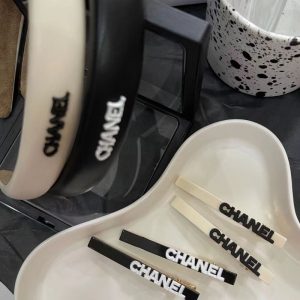 Replica Designer Chanel Women Black White One-Word Hair Clip
