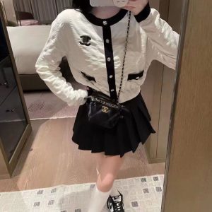 Replica Designer Chanel Women Fashion Contrasting Single-Row Metal Buckle Knitted Cardigan