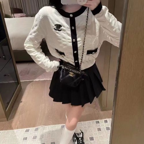 Replica Designer Chanel Women Fashion Contrasting Single-Row Metal Buckle Knitted Cardigan