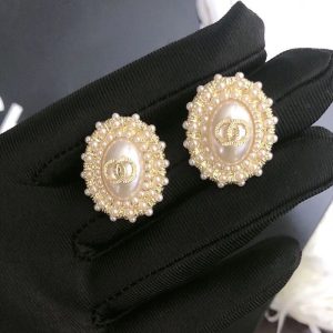 Replica Designer Chanel Women Geometric Oval Pearl Earrings