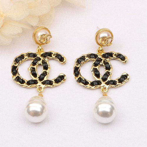 Replica Designer Chanel Women Hand-Wearing Cowhide Shell Beads Simple Personality Earrings