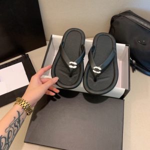 Replica Designer Chanel Women Non-Slip Flat-Bottomed Toes Flip-Flops Slippers