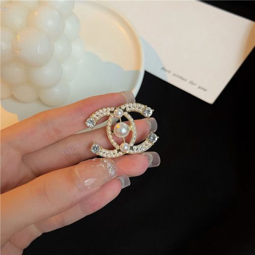 Replica Designer Chanel Women Pearl Double C Brooch