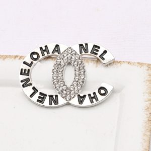 Replica Designer Chanel Women Temperament Fashion Simple Brooches