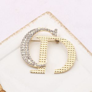 Replica Designer Di Simple Rhinestone Letter Brooch
