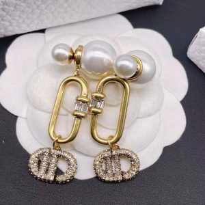Replica Designer Dior Creative Back Hanging Imitation Pearl Earrings