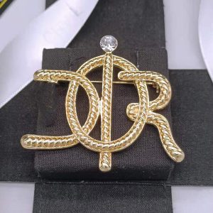 Replica Designer Dior Creative Metal Letter Brooch
