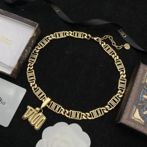 Replica Designer Dior Creative Metal Letter Necklace