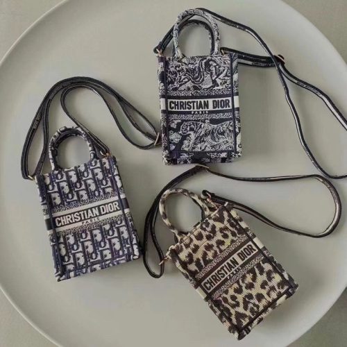 Replica Designer Dior Fashion Embroidered Letter Square Shoulder Bag