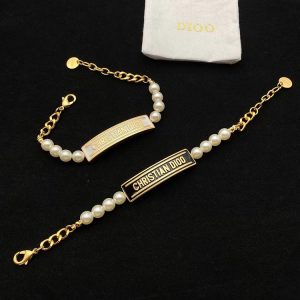 Replica Designer Dior Fashion Epoxy Letter Imitation Pearl Bracelet