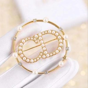 Replica Designer Dior Fashion Imitation Pearl Letter Cutout Brooch