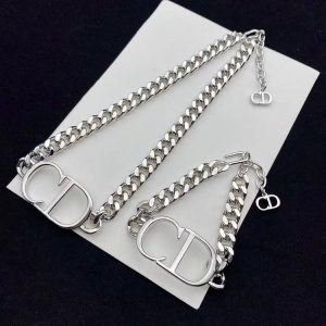 Replica Designer Dior Simple Metal Large Letter Necklace And Bracelet