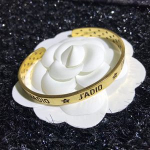Replica Designer Dior Simple Metal Letter Bracelet