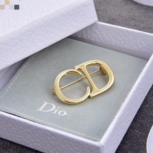 Replica Designer Dior Simple Metal Letter Brooch