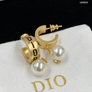 Replica Designer Dior Simple Metal Letter Imitation Pearl Stud Earrings