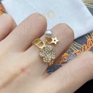 Replica Designer Dior Simple Metal Star Rhinestone Clover Ring