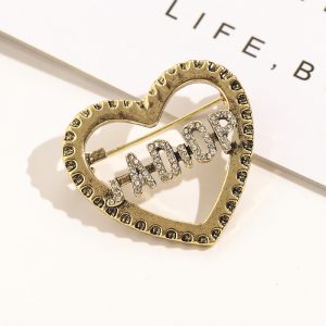 Replica Designer Dior Vintage Heart Rhinestone Letter Brooch