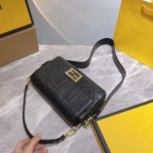 Replica Designer Fendi Baguette Bag