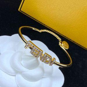 Replica Designer Fendi Light Luxury Bracelet
