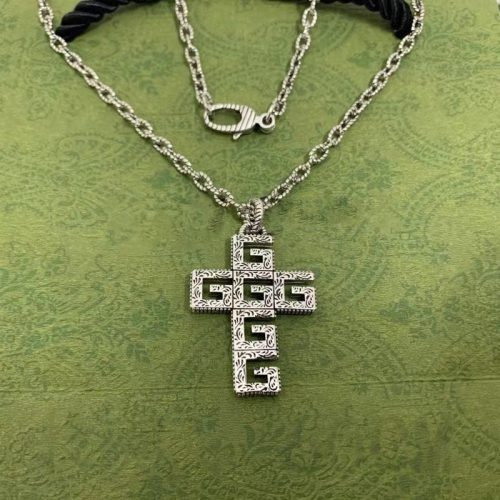 Replica Designer GUCCI Retro Interlocking Big Double G Pendant Engraved Pattern Hemp Rope Necklace