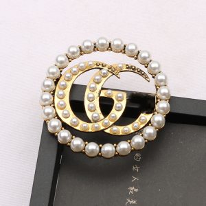 Replica Designer Gucci Women Pearl Temperament Retro Brooches