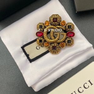 Replica Designer Gucci Women Retro Hollow Colored Diamond Zircon Brooch