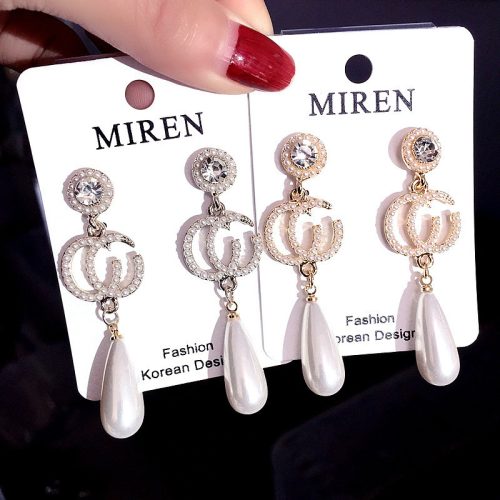 Replica Designer Gucci Women Stud Baroque Court Retro Love Pearl Letter Stud Earrings