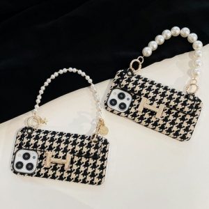 Replica Designer Hermes Houndstooth Pattern Pearl Chain Hand Phone Case