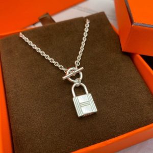 Replica Designer Hermes Lock Pattern Design OT Buckle Necklace