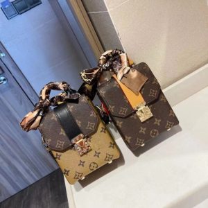 Replica Designer Louis Vuitton Fashion Alphabet Print Metal Buckle Shoulder Bag