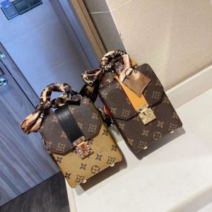 Replica Designer Louis Vuitton Fashion Contrast Buckle Square Shoulder Bag
