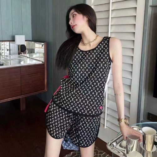 Replica Designer Louis Vuitton Fashion Letter Jacquard Sleeveless Knit Vest + Elastic Waist Wide Leg Shorts Two-Piece Set
