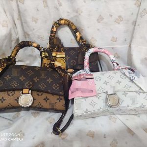 Replica Designer Louis Vuitton Fashion Letter Print Metal Buckle Shoulder Bag